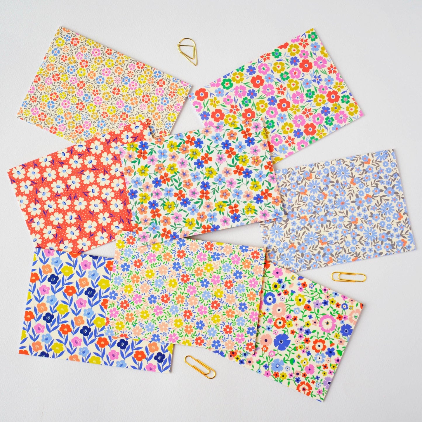 Pack of 8 floral notecards with envelopes, tied with ribbon, eco-friendly stationery